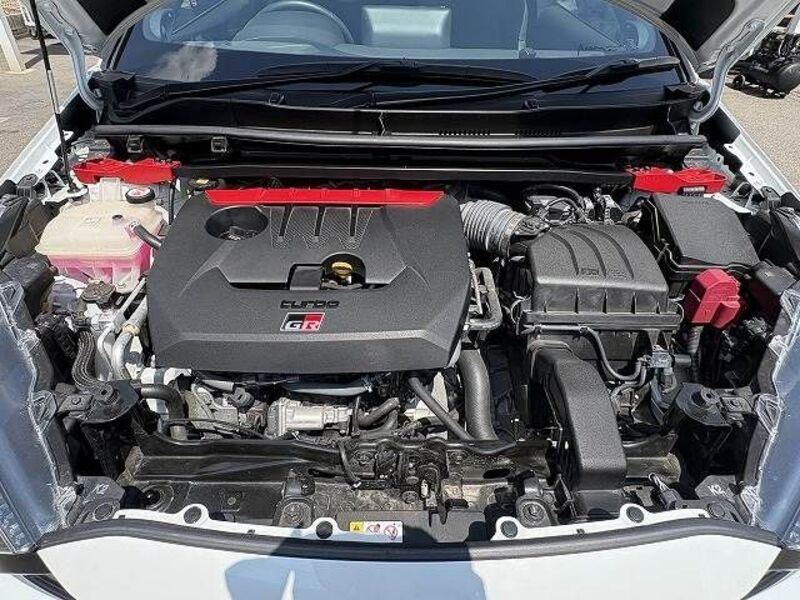GR YARIS