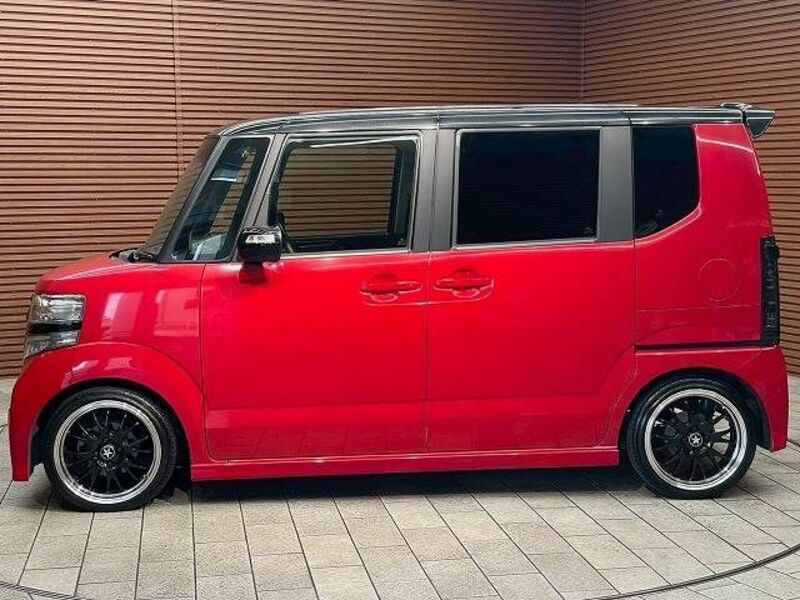 N BOX CUSTOM