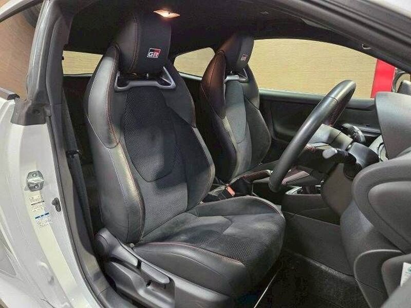 GR YARIS