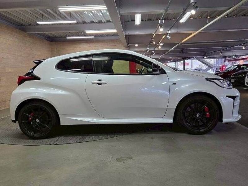 GR YARIS