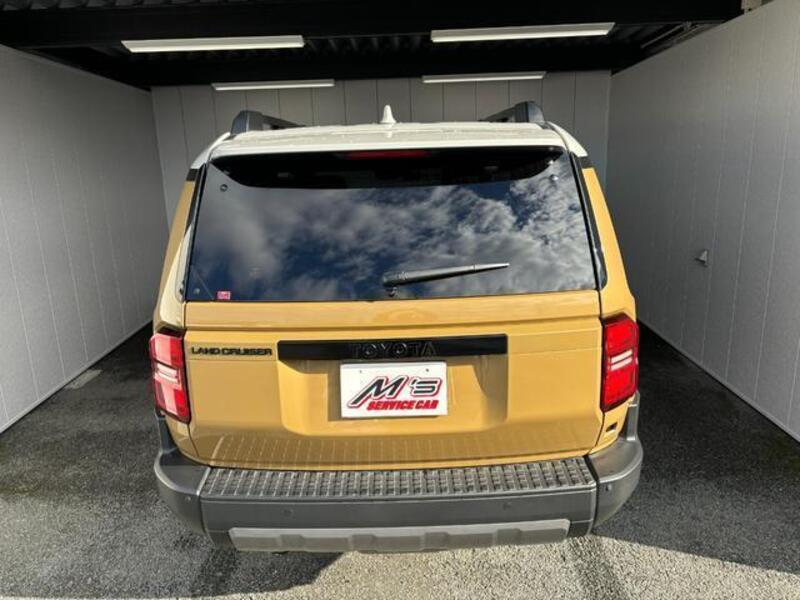 LAND CRUISER 250
