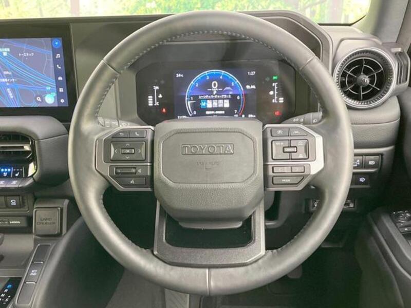 LAND CRUISER 250