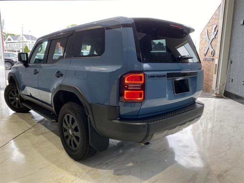 LAND CRUISER 250