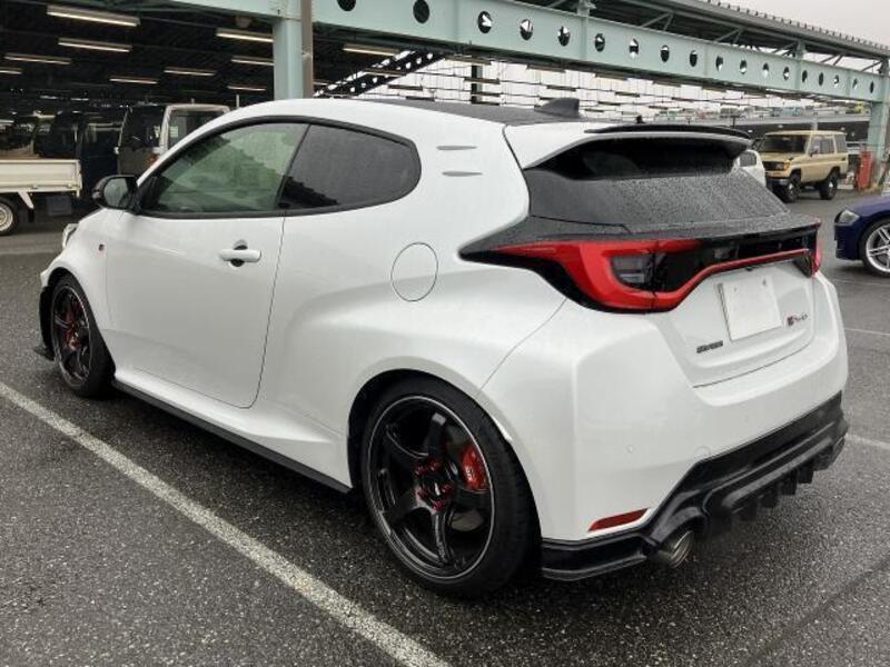 GR YARIS