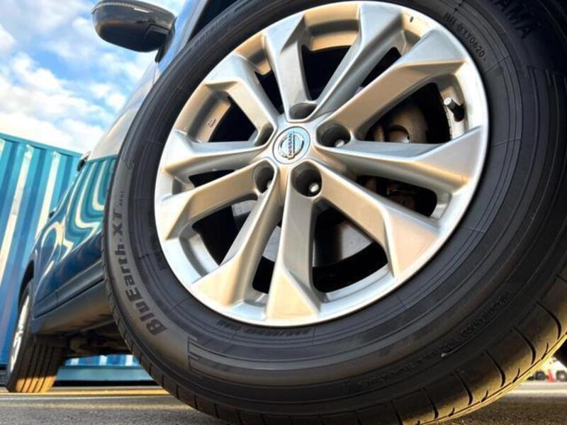 X-TRAIL