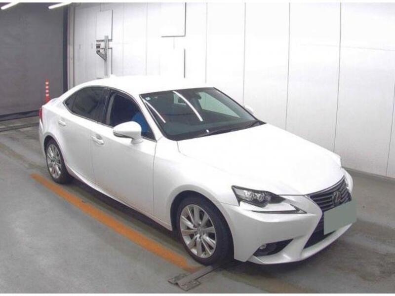 LEXUS IS