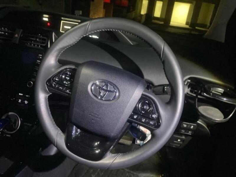 PRIUS PHV