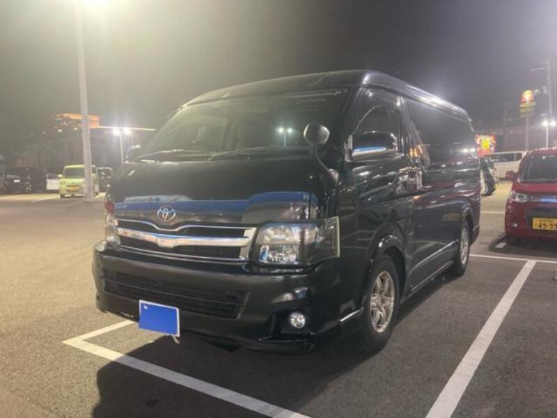 TOYOTA HIACE VAN