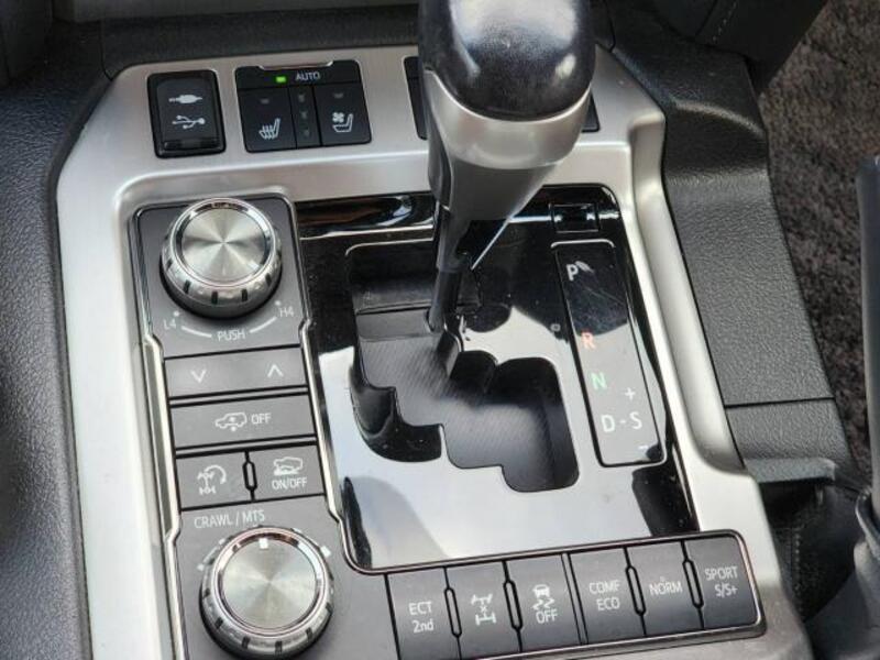 LAND CRUISER