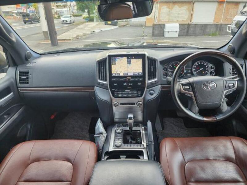 LAND CRUISER