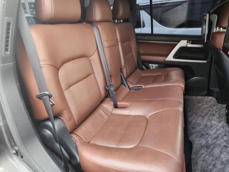 LAND CRUISER