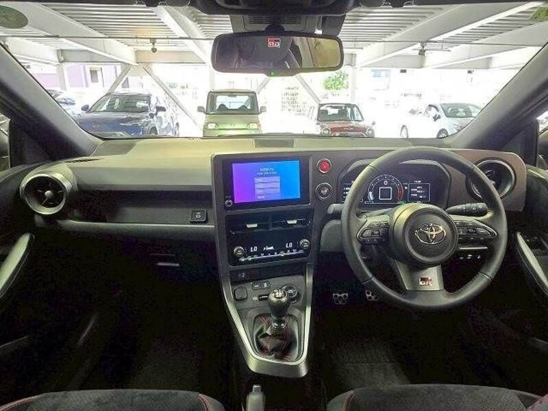 GR YARIS