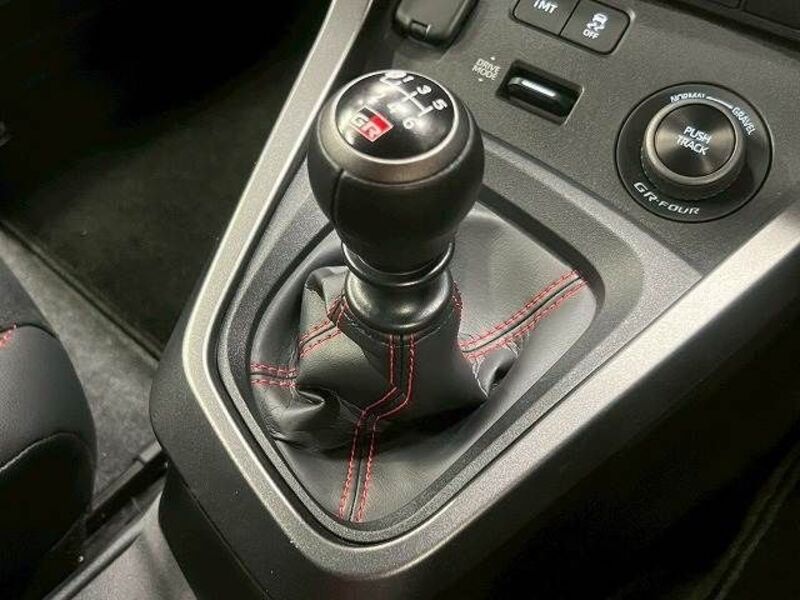 GR YARIS