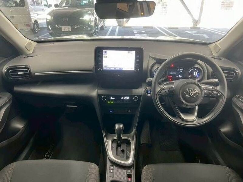 YARIS CROSS