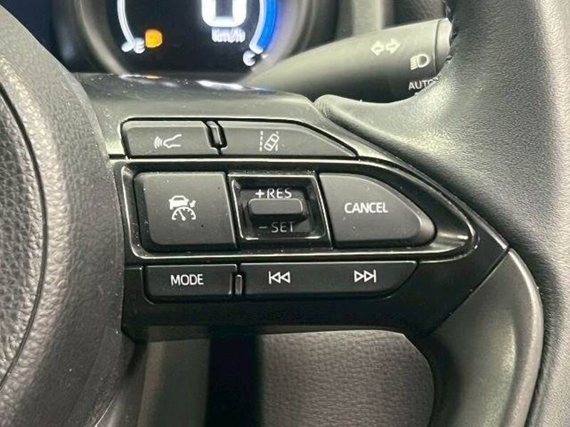 YARIS CROSS