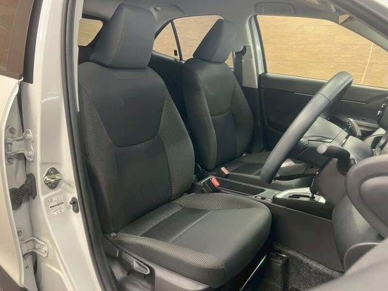 YARIS CROSS