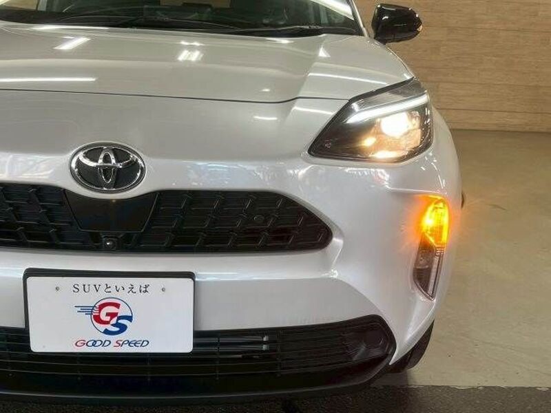 YARIS CROSS