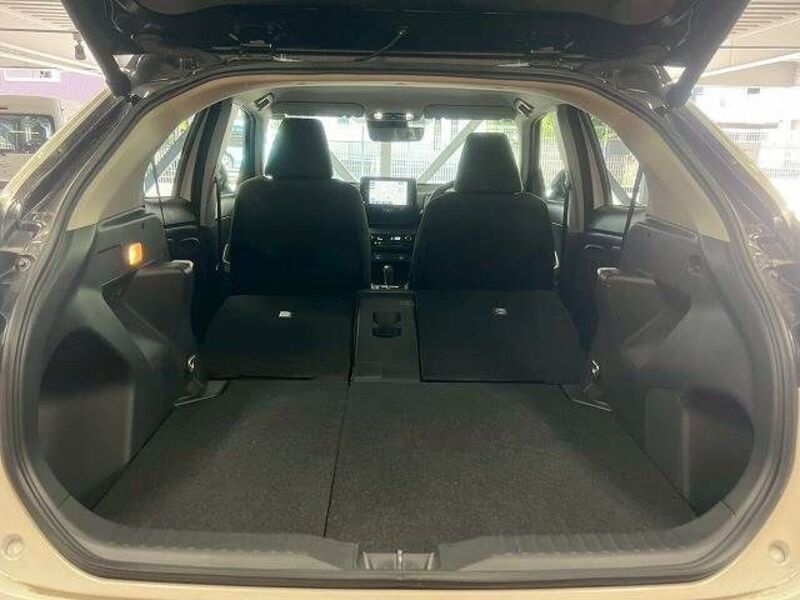 YARIS CROSS