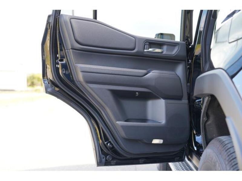 LAND CRUISER 250