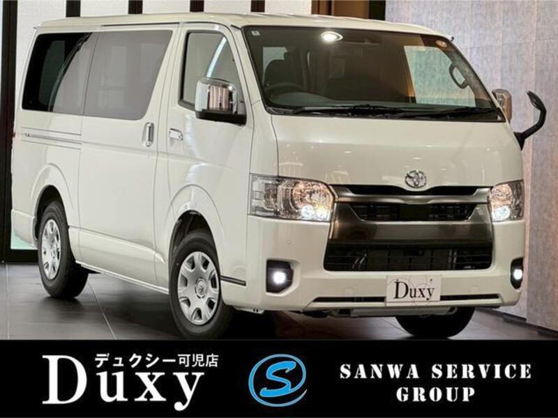 TOYOTA HIACE VAN