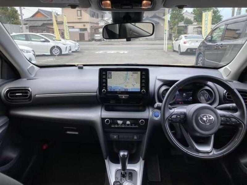 YARIS CROSS