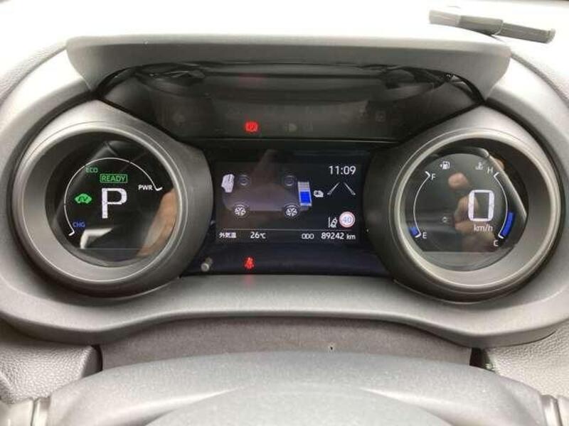 YARIS CROSS