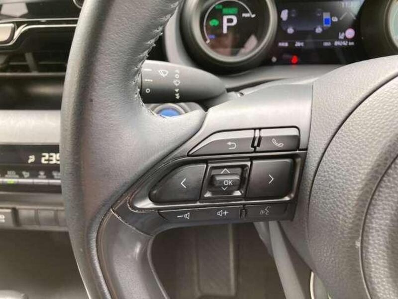 YARIS CROSS