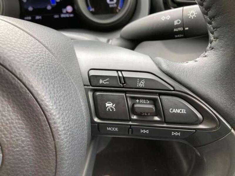 YARIS CROSS
