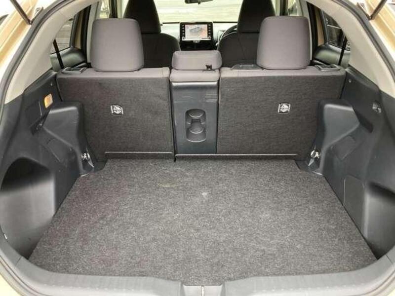 YARIS CROSS