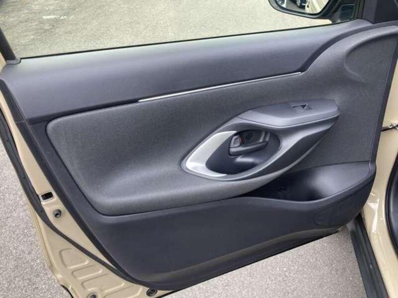 YARIS CROSS