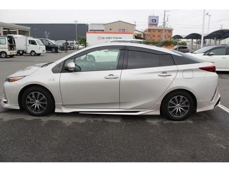 PRIUS PHV
