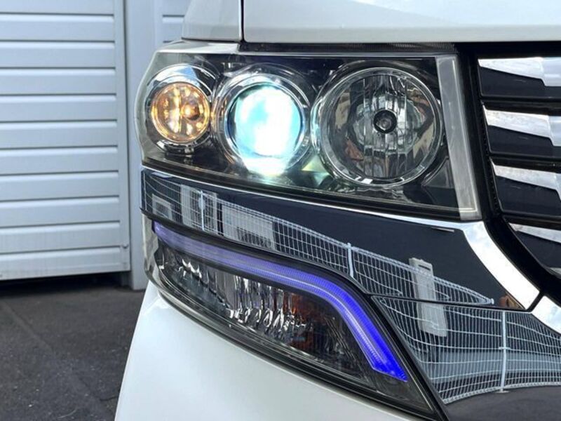 N BOX CUSTOM