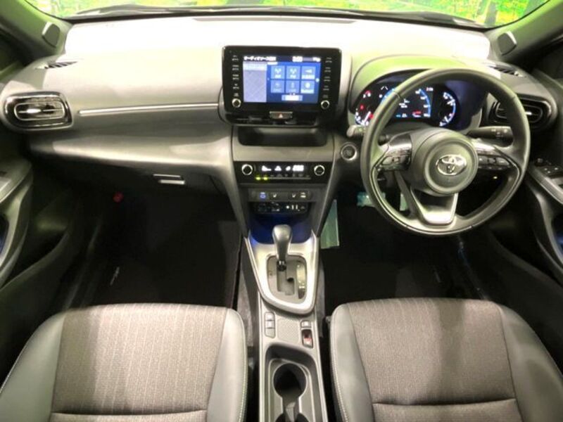 YARIS CROSS