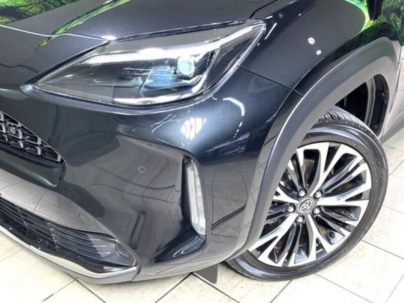 YARIS CROSS