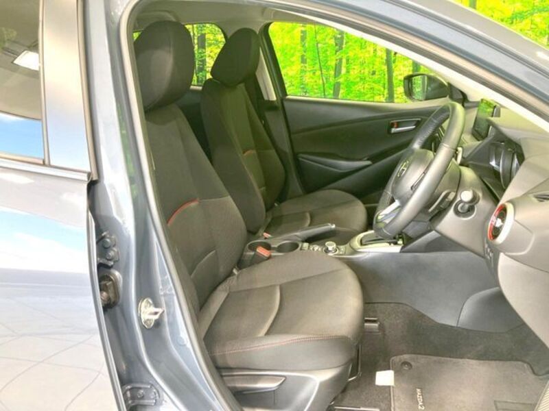 MAZDA2