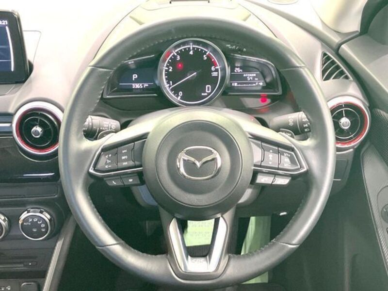 MAZDA2