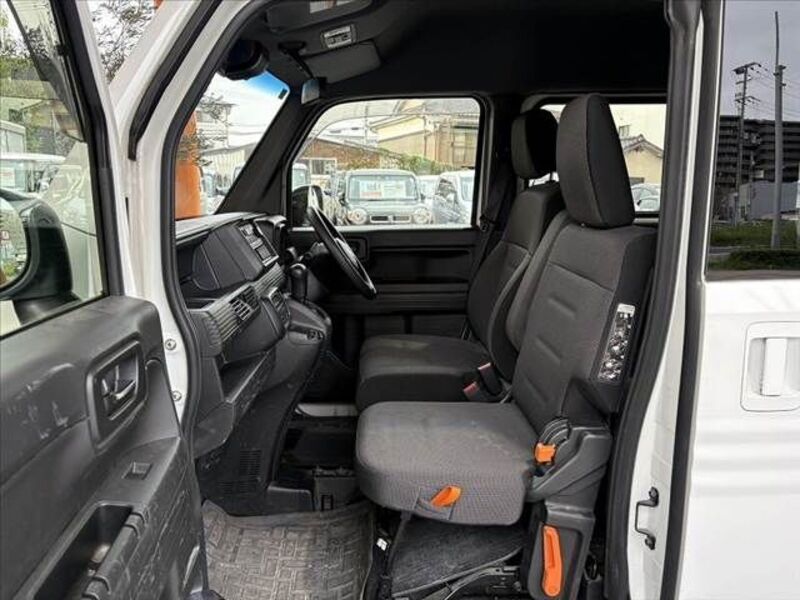 N-VAN