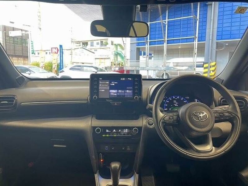 YARIS CROSS