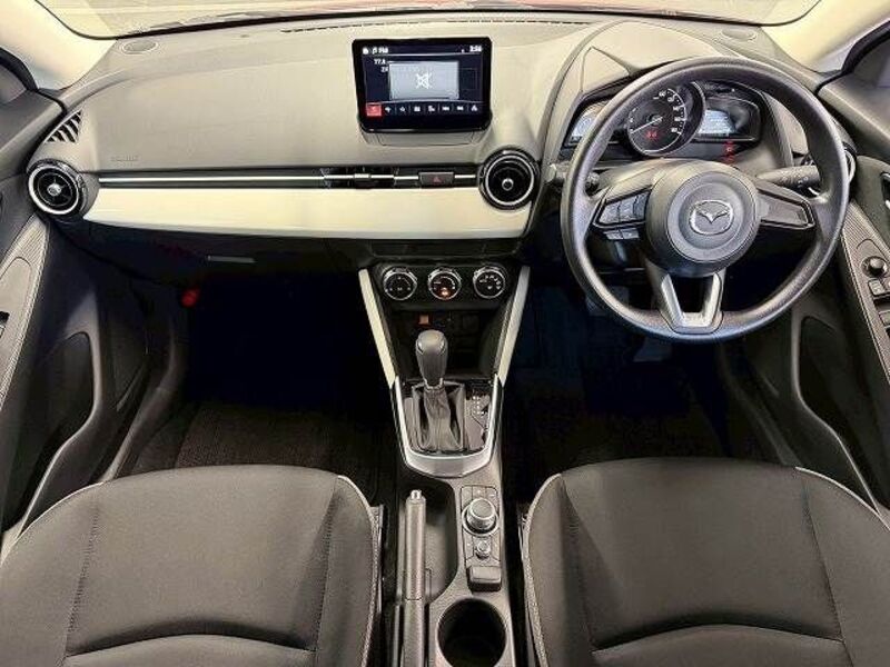 MAZDA2