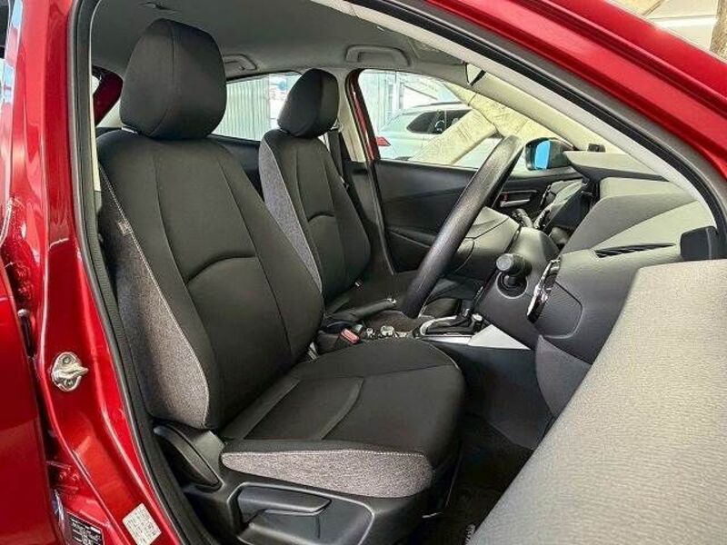 MAZDA2