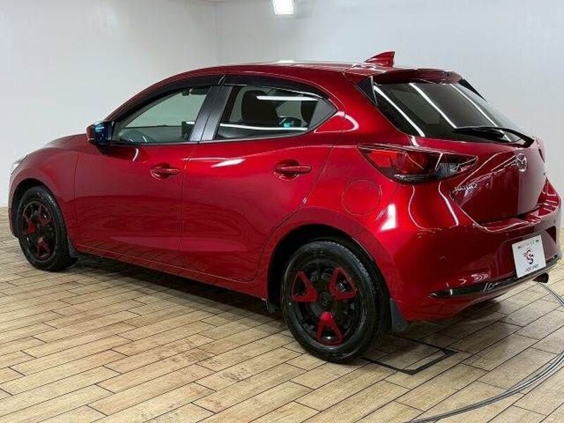 MAZDA2
