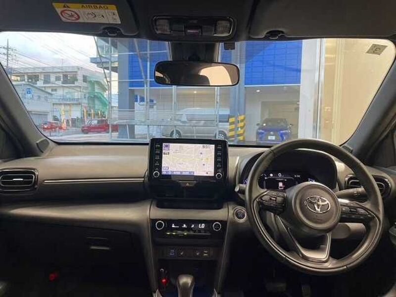 YARIS CROSS