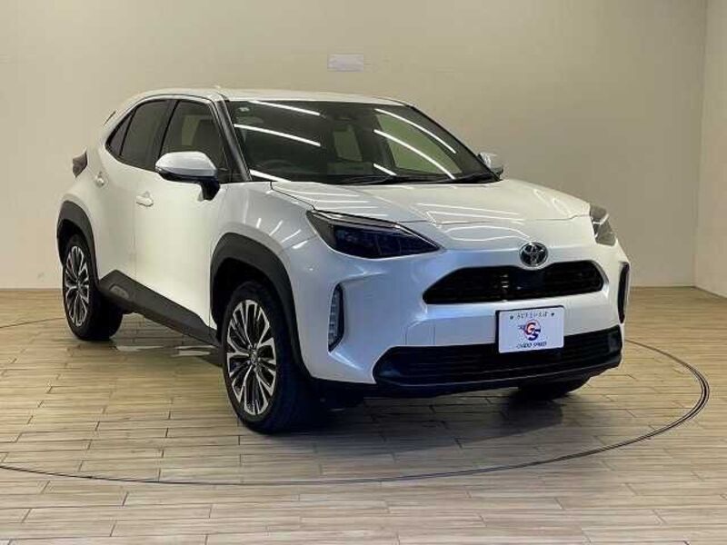 YARIS CROSS