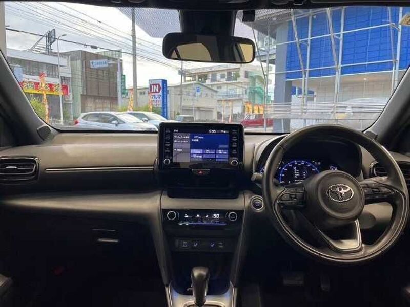 YARIS CROSS