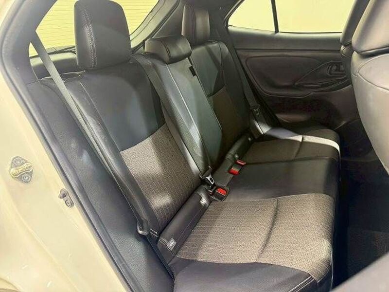 YARIS CROSS