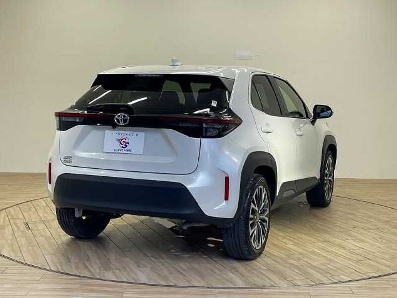 YARIS CROSS
