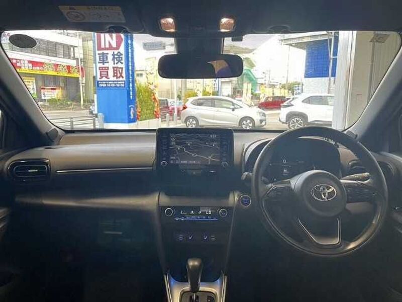 YARIS CROSS