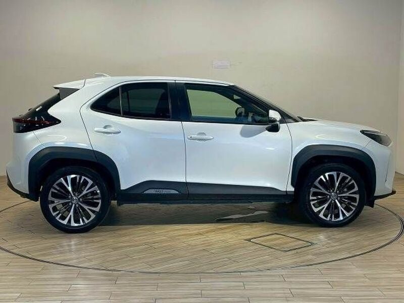 YARIS CROSS