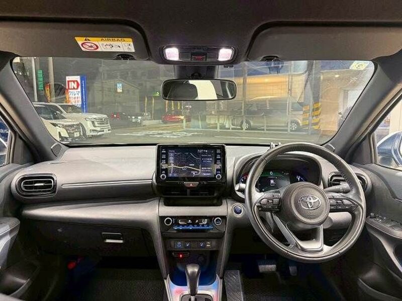 YARIS CROSS