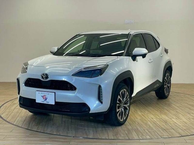 YARIS CROSS
